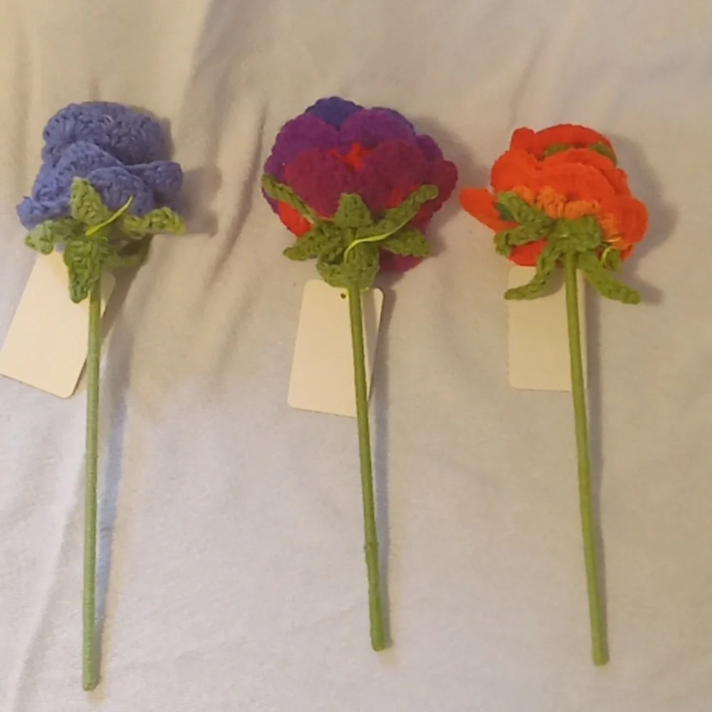 Colorful Large Crochet Rose's - Picture 6 of 6